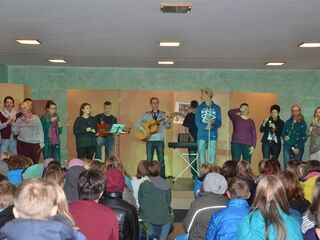 Zukunftsträume der Theatergruppe der Johannenschule in der Waldorfschule Harzvorland