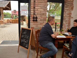 Café-Betrieb auf dem Marienhof startet wieder